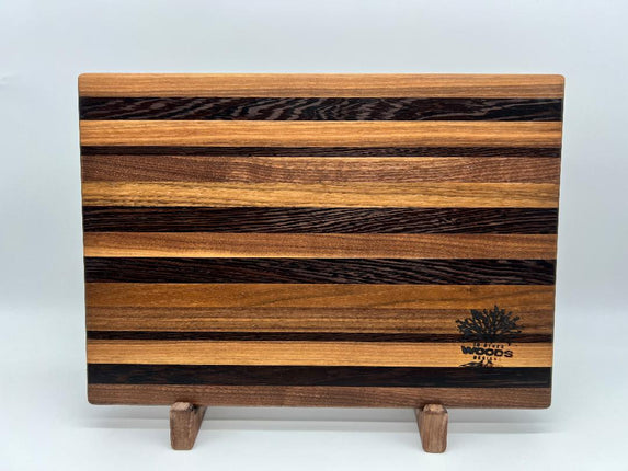 Small edge grain cutting board