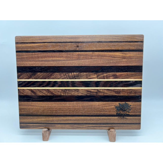 Small edge grain cutting board