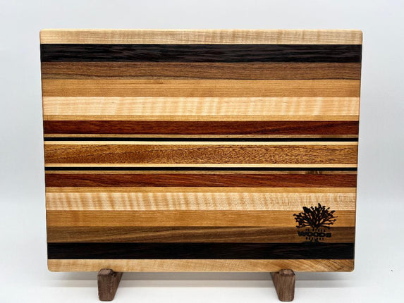 Small edge grain cutting board